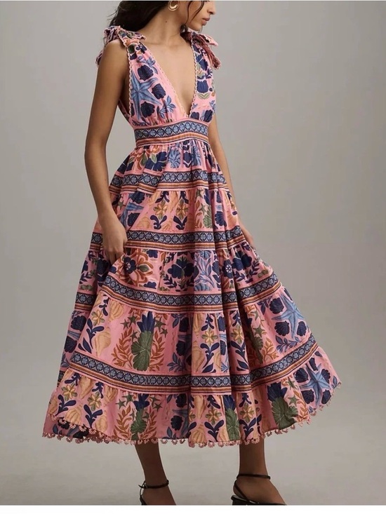 FARM Rio Dresses & Skirts - FARM RIO Seashell Tapestry Pink Midi-Dress